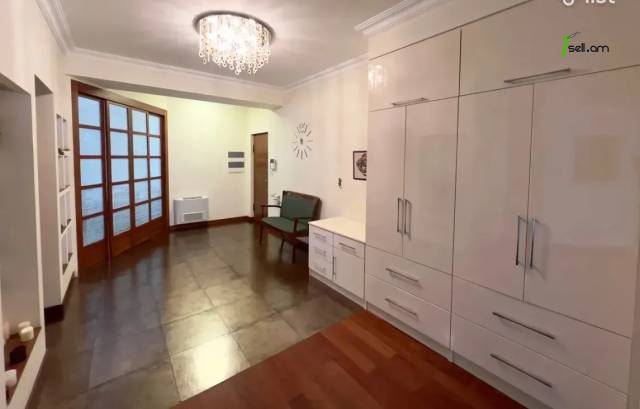 4 սենյականոց բնակարան նորակառույց շենքում Հյուսիսային պողոտայում, 200 ք.մ., 4/9 հարկ, 2 սանհանգույց