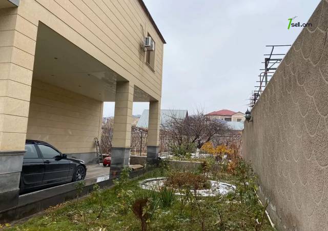 Երկու հարկանի քարե տուն, Դավթաշեն վարչական շրջան Դավիթաշենում, 650 ք.մ., 2 սանհանգույց