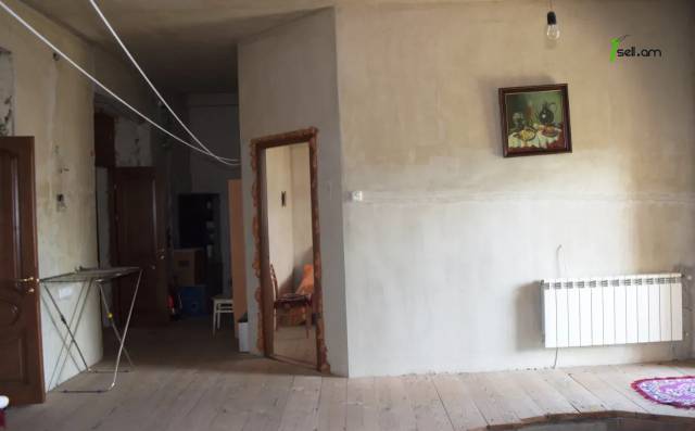 5 սենյականոց բնակարան Ավետիք Իսահակյանի փողոցում, 227 ք.մ., 2 սանհանգույց, բարձր առաստաղներ