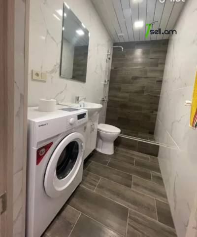 2 սենյականոց բնակարան Հակոբ Հակոբյան փողոցում, 50 ք.մ., եվրովերանորոգված, քարե շենք