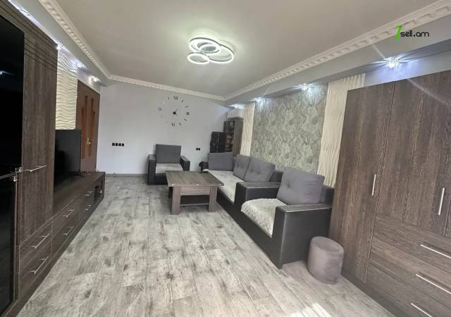 3 սենյականոց բնակարան Արցախի պողոտայում, 67 քմ, 1/14 հարկ, կապիտալ վերանորոգված, քարե շենք