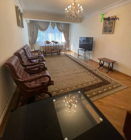 3 սենյականոց բնակարան Վահրամ Փափազյան փողոցում, 88 ք.մ., կապիտալ վերանորոգված, քարե շենք