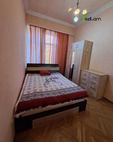 2 սենյականոց բնակարան Տերյան փողոցում, 45 ք.մ., կապիտալ վերանորոգված, քարե շենք