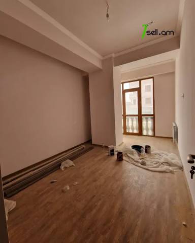 3 սենյականոց բնակարան նորակառույց շենքում Նիկողայոս Ադոնցի փողոցում, 90 ք.մ., բարձր առաստաղներ