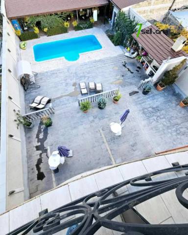 Երեք հարկանի քարե տուն Նար-Դոսի փողոցում կենտրոնում, 1510 ք.մ., 3+ սանհանգույց, կապիտալ վերանորոգված