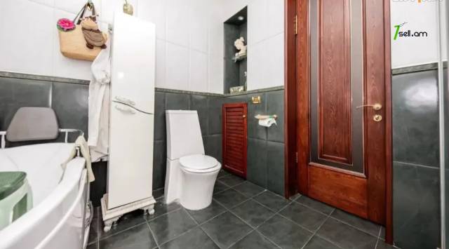 5 սենյականոց բնակարան նորակառույց շենքում Պուշկինի փողոցում, 200 քմ, 5/9 հարկ, 3+ սանհանգույց