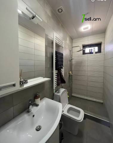 Մեկ հարկանի տուն, Azatutyan Street Ձորաղբյուրում, 550 ք.մ., 3+ սանհանգույց, կապիտալ վերանորոգված