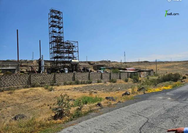 Հողատարածք արդյունաբերական օգտագործման Զովունիում, 10,000 ք.մ.