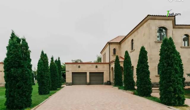 Երկու հարկանի քարե տուն Արաքսի փողոցում Աջափնյակում, 390 ք.մ., 3+ սանհանգույց