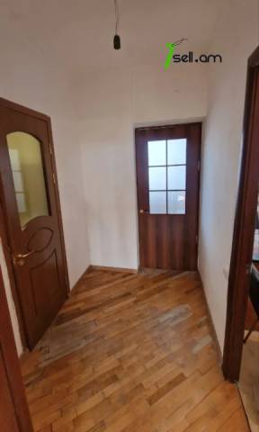 2 սենյականոց բնակարան, 1 թաղամաս, 56 քմ, 3/5 հարկ, կոսմետիկ վերանորոգում