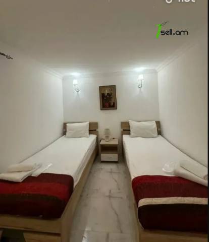 3 սենյականոց բնակարան Գլինկայի փողոցում, 67 քմ, 1/3 հարկ, եվրովերանորոգված, քարե շենք