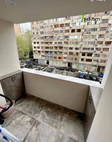 3 սենյականոց բնակարան Եզնիկ Կողբացու փողոցում, 75 ք.մ., 4/9 հարկ, կապիտալ վերանորոգված