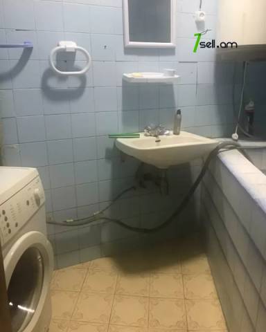 4 սենյականոց բնակարան Խանջյան փողոցում, 88 ք.մ., 2 սանհանգույց, նախավերջին հարկ