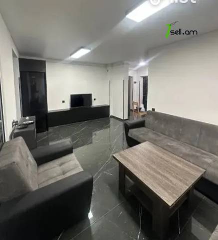 3 սենյականոց բնակարան, Քուչակ թաղամաս, 56 ք.մ., բարձր առաստաղներ, դիզայներական ոճով վերանորոգված
