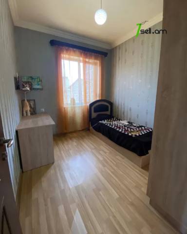 Մեկ հարկանի քարե տուն Ղափանցյան փողոցում Արաբկիրում, 500 ք.մ., եվրովերանորոգված