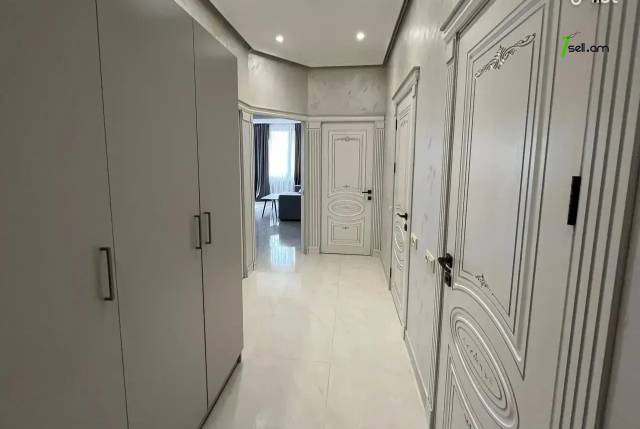 3 սենյականոց բնակարան նորակառույց շենքում Հովսեփ Արղության փողոցում, 80 ք.մ., բարձր առաստաղներ