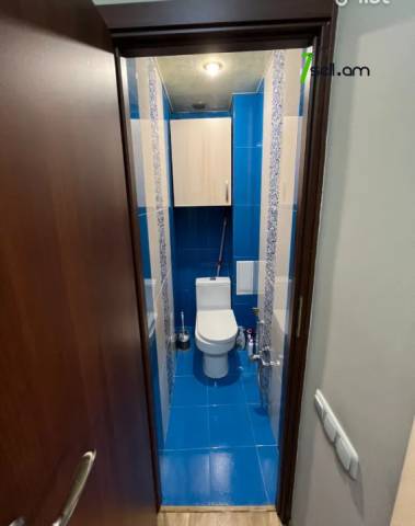 3 սենյականոց բնակարան Տպագրիչների փողոցում, 90 ք.մ., 2/4 հարկ, 2 սանհանգույց, բարձր առաստաղներ