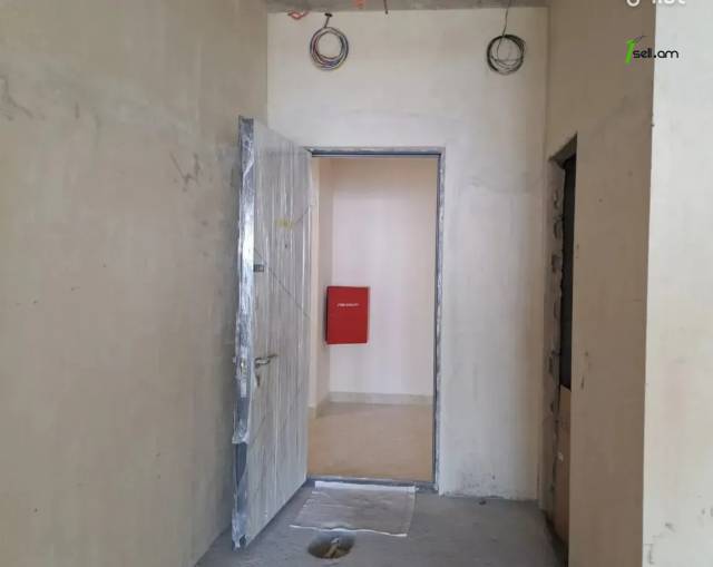 3 սենյականոց բնակարան նորակառույց շենքում Կարապետ Ուլնեցու փողոցում, 122 ք.մ., 2 սանհանգույց