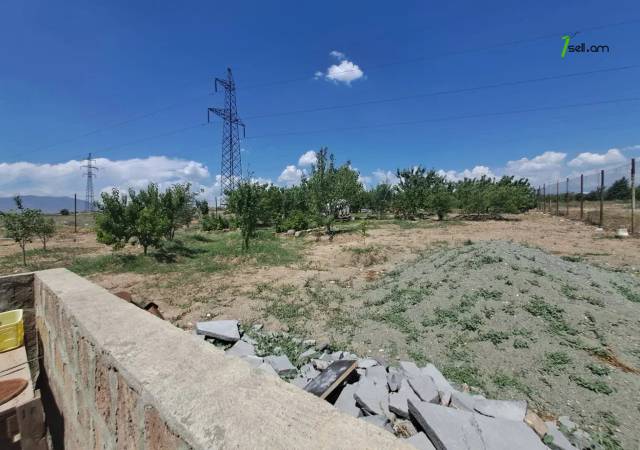 Մեկ հարկանի քարե տուն Զովունիում, 1050 քմ