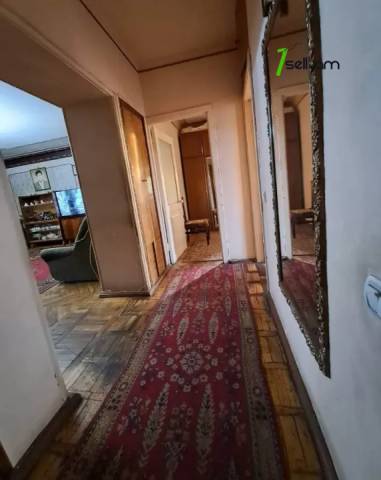 4 սենյականոց բնակարան Գյուլբենկյան փողոցում, 109 ք.մ., մի քանի պատշգամբ, նախավերջին հարկ, քարե շենք