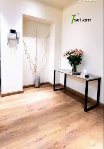 4 սենյականոց բնակարան Սարյան փողոցում, 92 ք.մ., 6/8 հարկ, 2 սանհանգույց, եվրովերանորոգված, քարե շենք