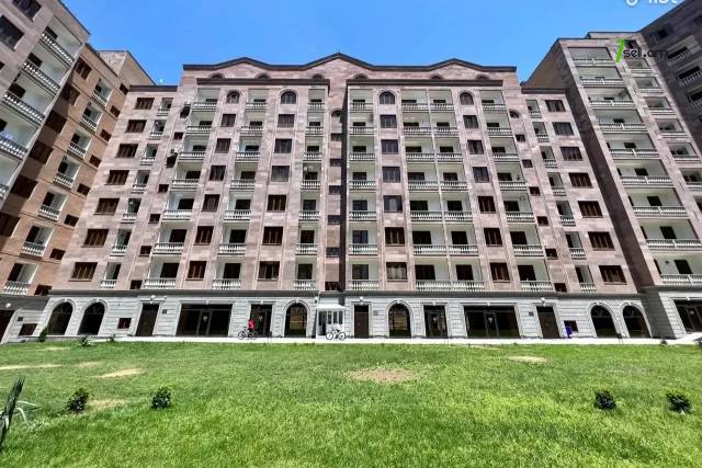 3 սենյականոց բնակարան նորակառույց շենքում Նիկողայոս Ադոնցի փողոցում, 69 ք.մ., բարձր առաստաղներ