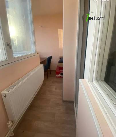 3 սենյականոց բնակարան, Թբիլիսյան խճուղի, 79 ք.մ., 12/16 հարկ, կապիտալ վերանորոգված