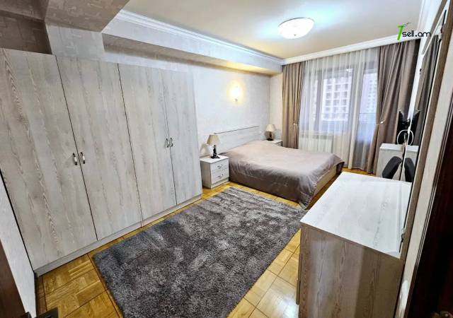 4 սենյականոց բնակարան Ամիրյան փողոցում, 130 ք.մ., նախավերջին հարկ, 2 սանհանգույց