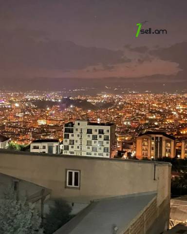 Երեք հարկանի քարե տուն, Նորք-Մարաշ վարչական շրջան Նորք Մարաշում, 300 ք.մ., 3+ սանհանգույց