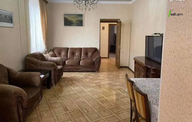 3 սենյականոց բնակարան Ազատության պողոտայում, 70 քմ, 2/5 հարկ, բարձր առաստաղներ, կապիտալ վերանորոգված