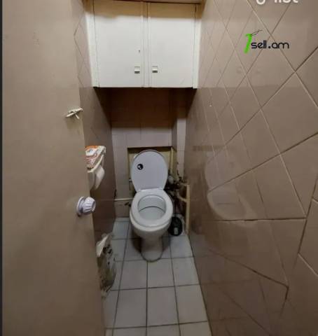 3 սենյականոց բնակարան Մարգարյան փողոցում, 76 ք.մ., մի քանի պատշգամբ, մասնակի վերանորոգում, քարե շենք