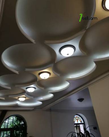 Երեք հարկանի քարե տուն, Ավան-Առինջ 2-րդ միկրոշրջան Ավանում, 1020 ք.մ., 3+ սանհանգույց