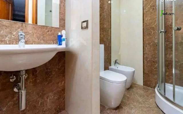 4 սենյականոց բնակարան Մոսկովյան փողոցում, 150 ք.մ., 2/8 հարկ, 2 սանհանգույց, եվրովերանորոգված