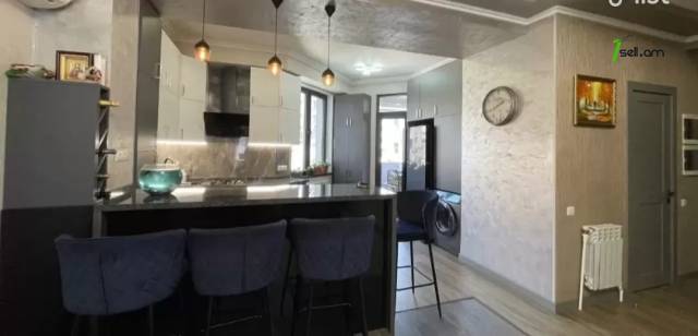 4 սենյականոց բնակարան նորակառույց շենքում Վերին Անտառային փողոցում, 100 ք.մ., նախավերջին հարկ