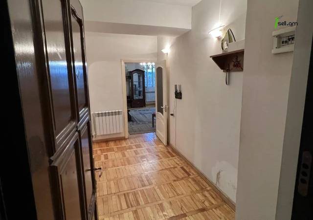 3 սենյականոց բնակարան Ամիրյան փողոցում, 100 ք.մ., 12/16 հարկ, 2 սանհանգույց, կոսմետիկ վերանորոգում