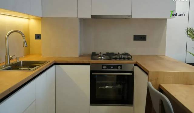 3 սենյականոց բնակարան նորակառույց շենքում Ֆուչիկի փողոցում, 65 քմ, նախավերջին հարկ, 2 սանհանգույց