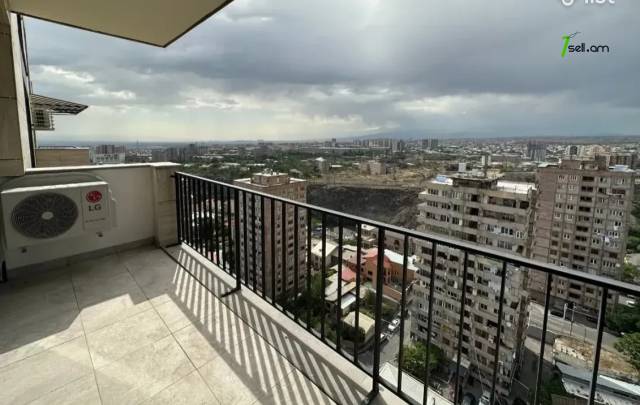 2 սենյականոց բնակարան նորակառույց շենքում Արամ Խաչատրյան փողոցում, 65 ք.մ., նախավերջին հարկ