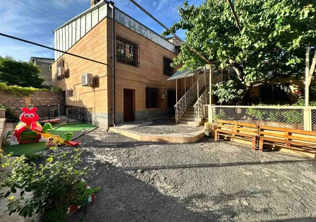 Բազմաֆունկցիոնալ գույք Արամ Խաչատրյանի փողոցում Արաբկիրում, 150 քմ