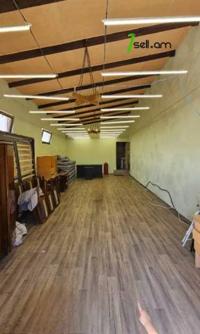 Երկու հարկանի քարե տուն Սիլիկյան 5-րդ փողոցում Աջափնյակում, 3000 քմ, 2 սանհանգույց, մեծ հողամաս