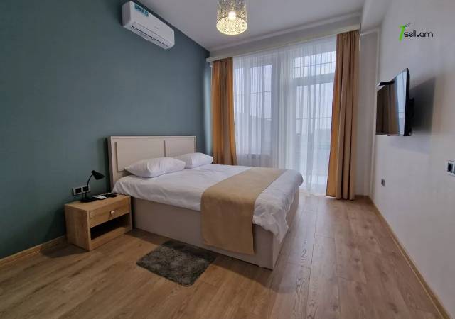 Երկու հարկանի քարե տուն, Դավթաշենի 2-րդ զանգված Դավիթաշենում, 170 ք.մ., 2 սանհանգույց