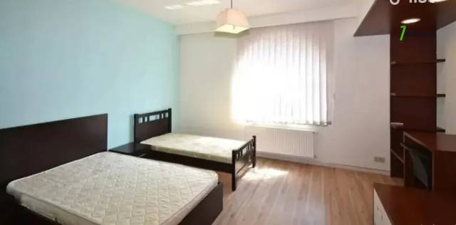 Երկու հարկանի քարե տուն, Վահագնի թաղամաս Աջափնյակում, 1016 ք.մ., 3+ սանհանգույց, եվրովերանորոգված
