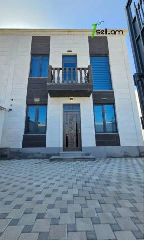 Երկու հարկանի քարե թաունհաուզ, Գ-1 թաղամաս Աջափնյակում, 400 քմ, 2 սանհանգույց, կապիտալ վերանորոգված