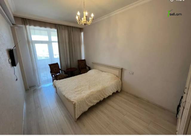 Ընդարձակ 3 սենյականոց բնակարան նորակառույց շենքում, Ծիծեռնակաբերդի խճուղի, 183 ք.մ., 7/12 հարկ