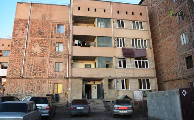 2 սենյականոց բնակարան, Արագած-6 թաղամաս, 52 ք.մ., 2/4 հարկ, եվրովերանորոգված