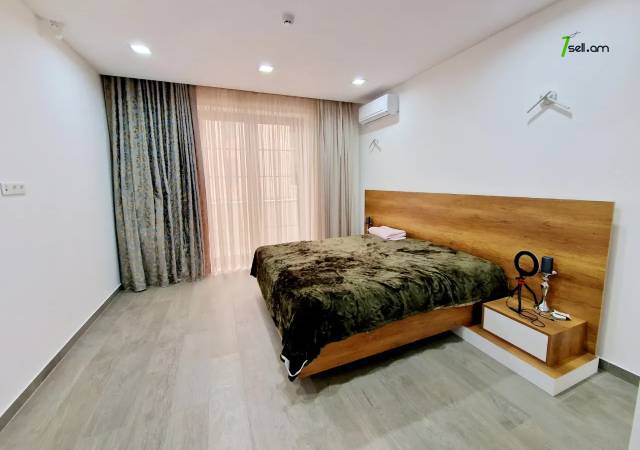 Երկու հարկանի քարե տուն, Վահագնի Թաղամաս Աջափնյակում, 700 ք.մ., 3+ սանհանգույց