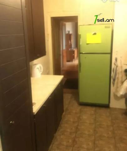 3 սենյականոց բնակարան Ավետ Ավետիսյան փողոցում, 81 ք.մ., նախավերջին հարկ, քարե շենք