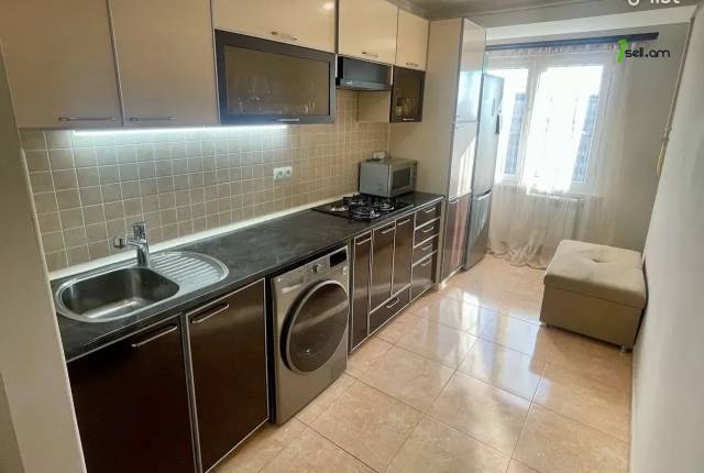 3 սենյականոց բնակարան, Դուրյան թաղամաս, 87 քմ, կապիտալ վերանորոգված