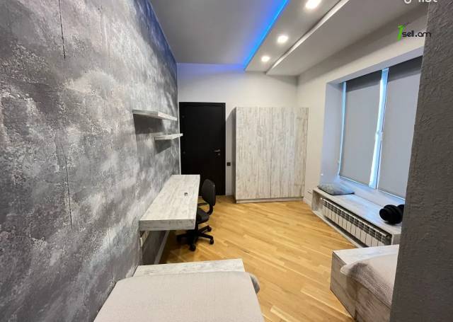 3 սենյականոց բնակարան նորակառույց շենքում Հրաչյա Ներսիսյան փողոցում, 115 քմ, 2 սանհանգույց