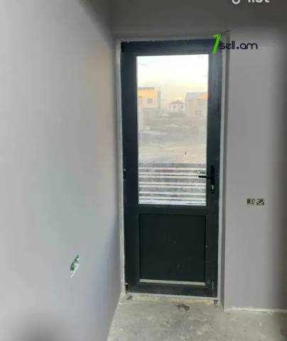 Երեք հարկանի տուն Ղափանցյան փողոցում Արաբկիրում, 160 քմ, 2 սանհանգույց