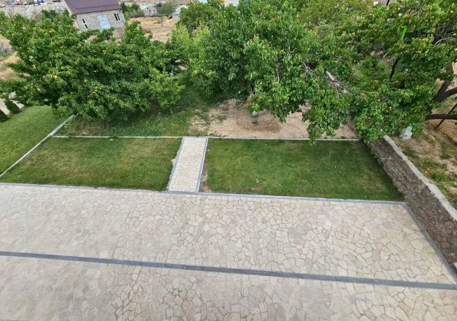 Երկու հարկանի քարե տուն Պարույր Սեվակի փողոցում Քասախում, 990 ք.մ., 2 սանհանգույց